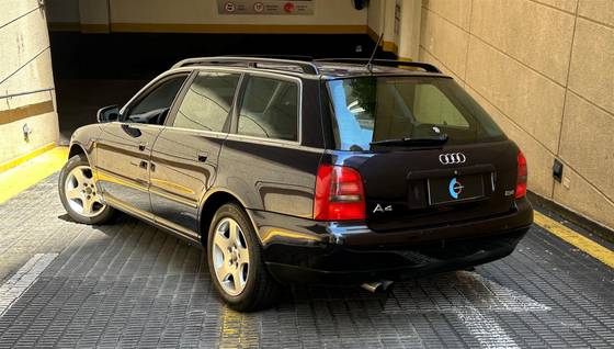 AUDI A4 2.4 AVANT V6 30V GASOLINA 4P TIPTRONIC